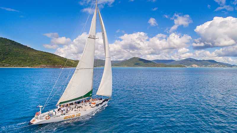 spank me Whitsundays under sail 