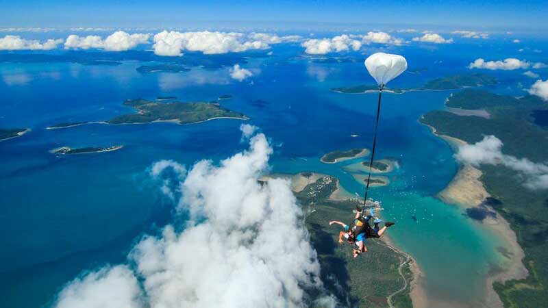 skydiving free fall over the whitsunday islands